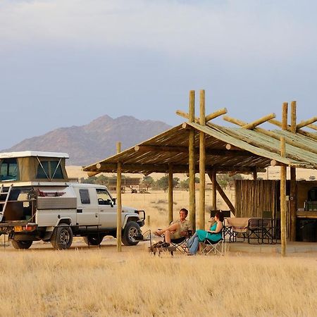 Sossus Oasis Campsite Сесрием Экстерьер фото
